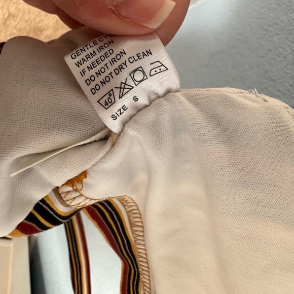 Halter crop top - Picture 3 of 4